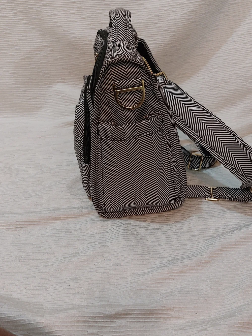 Ju-Ju-Be Queen of The Nile Black and White Chevron Cnvertible Diaper Bag